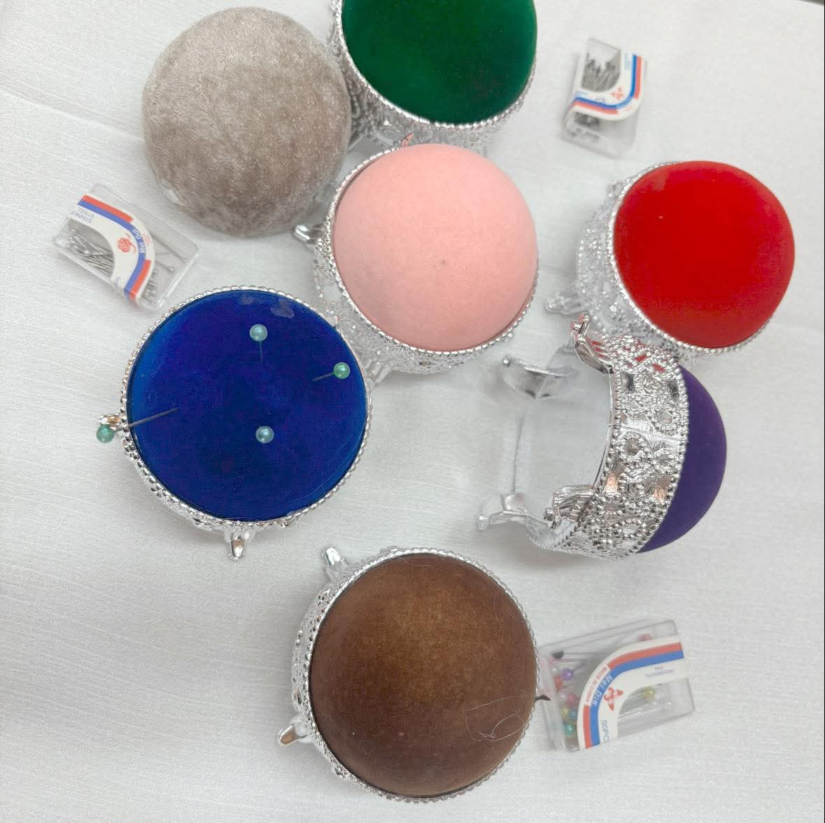 مخدة دبابيس