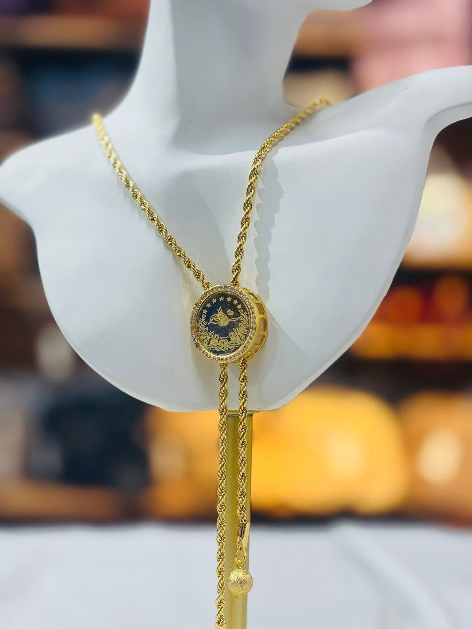 عقد ذهب روسي