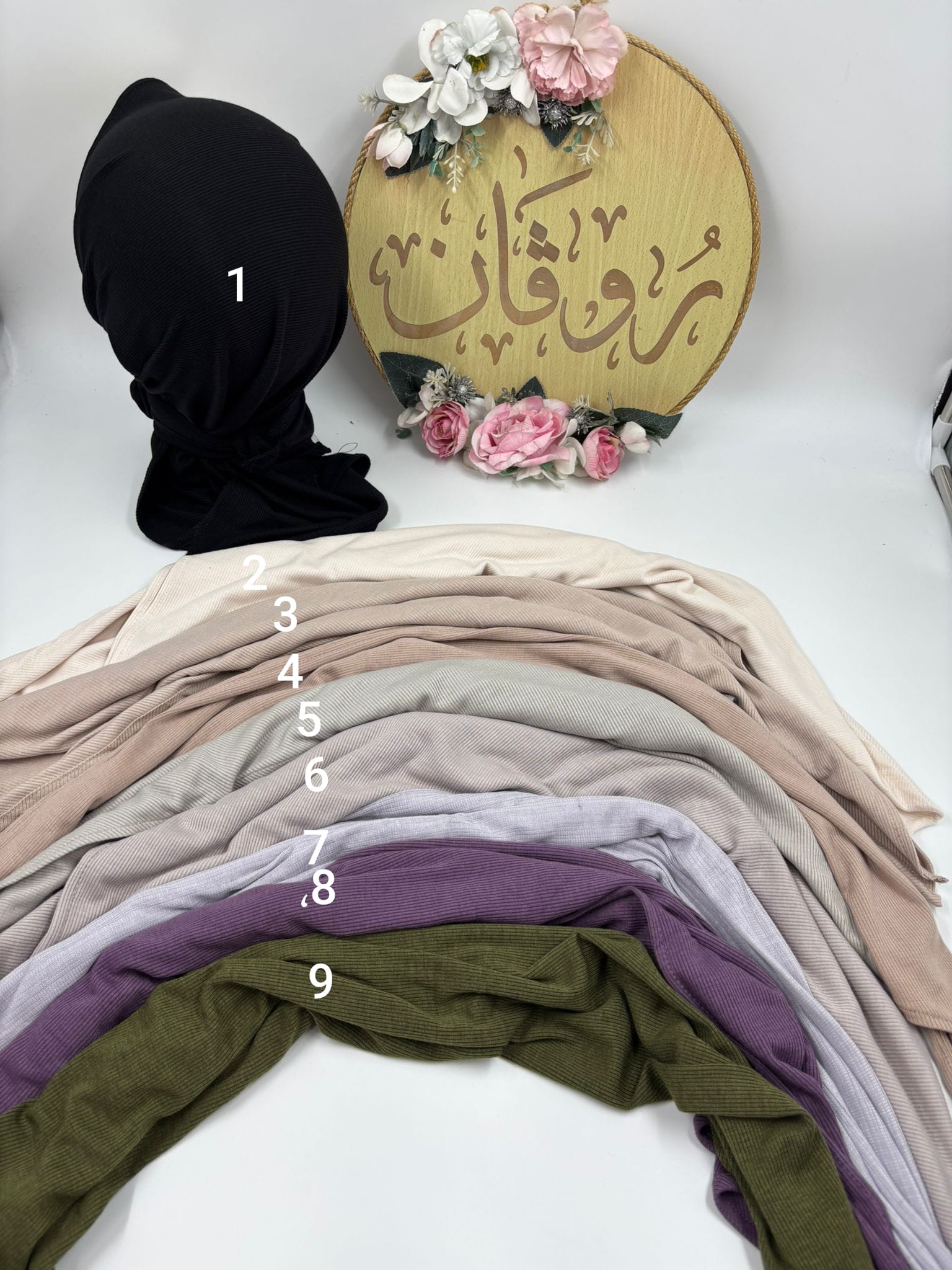 شال مثلث مخطط